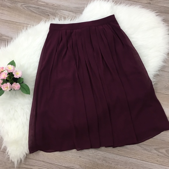 White House Black Market Dresses & Skirts - White House Black Market Womens Skirt SZ 4 Purple